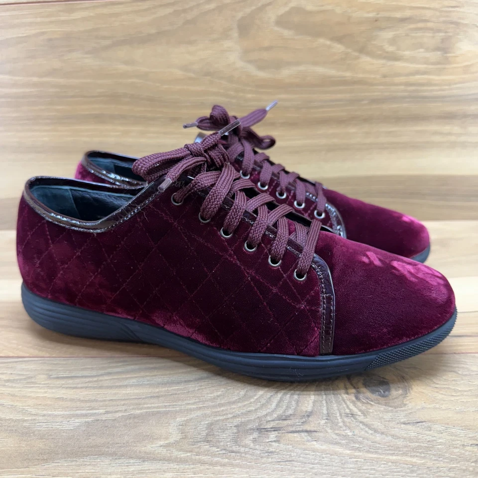 Oxford de terciopelo para mujer AQUATALIA 8,5 borgoña suave acolchado con cordones planos Foto 2 de 4