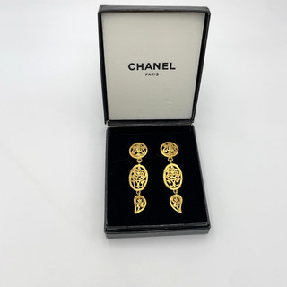 Auth Chanel Coco Openwork Flower Swing GP Earrings W/Box BA070447