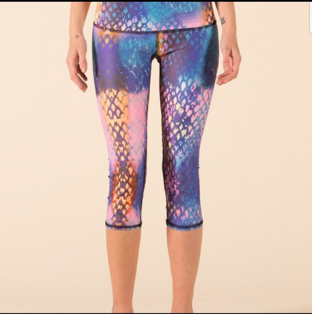 Teeki Mermaid Capri Leggings Medium Activewear | eBay