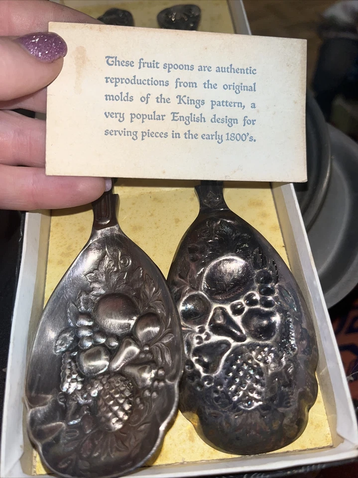 Par de cucharas para servir vintage Sheffield England plateado patrón bellota Foto 3 de 4