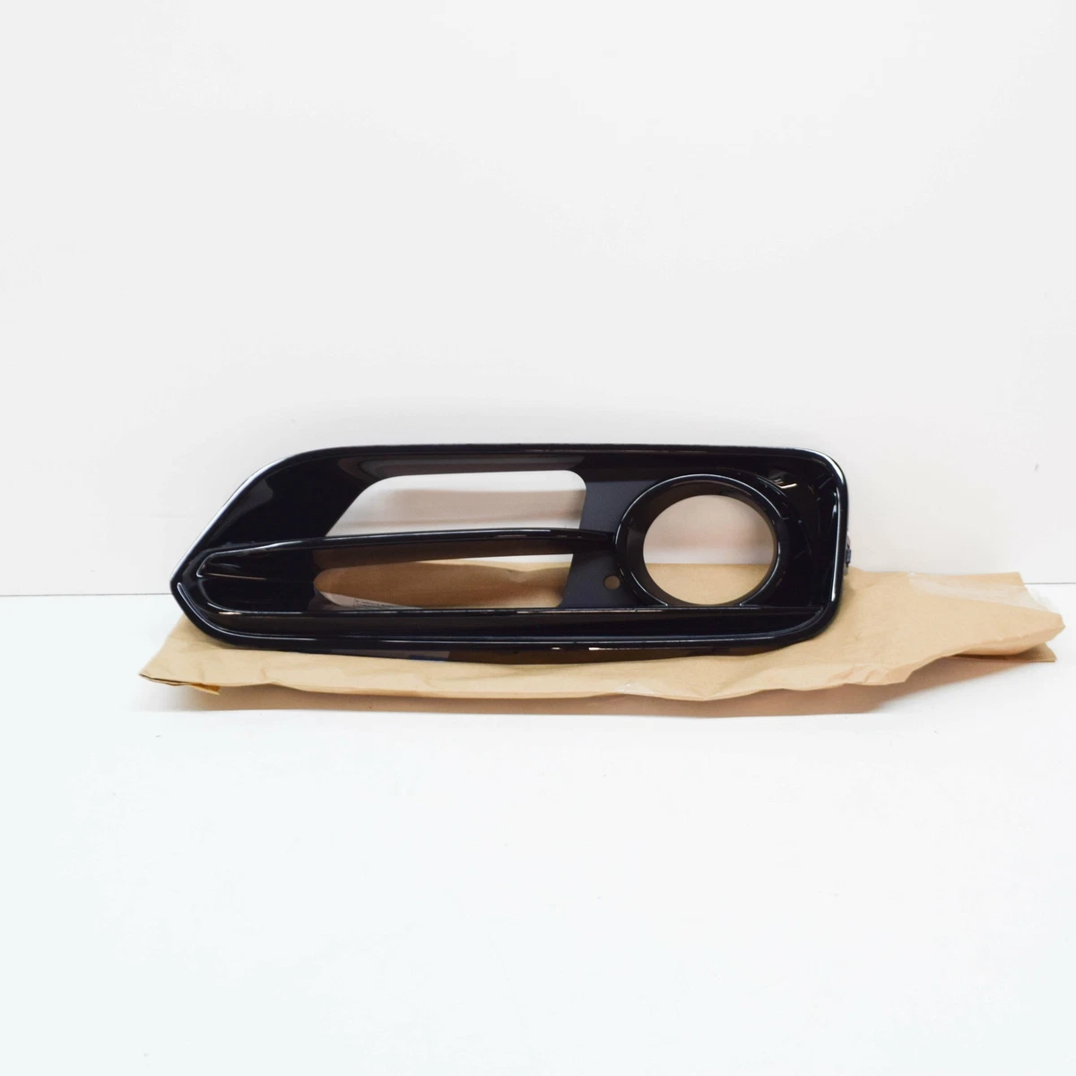 NEU BMW 1 F20 RECHTS NEBELLICHTGITTER 51117371672 7371672 2015  