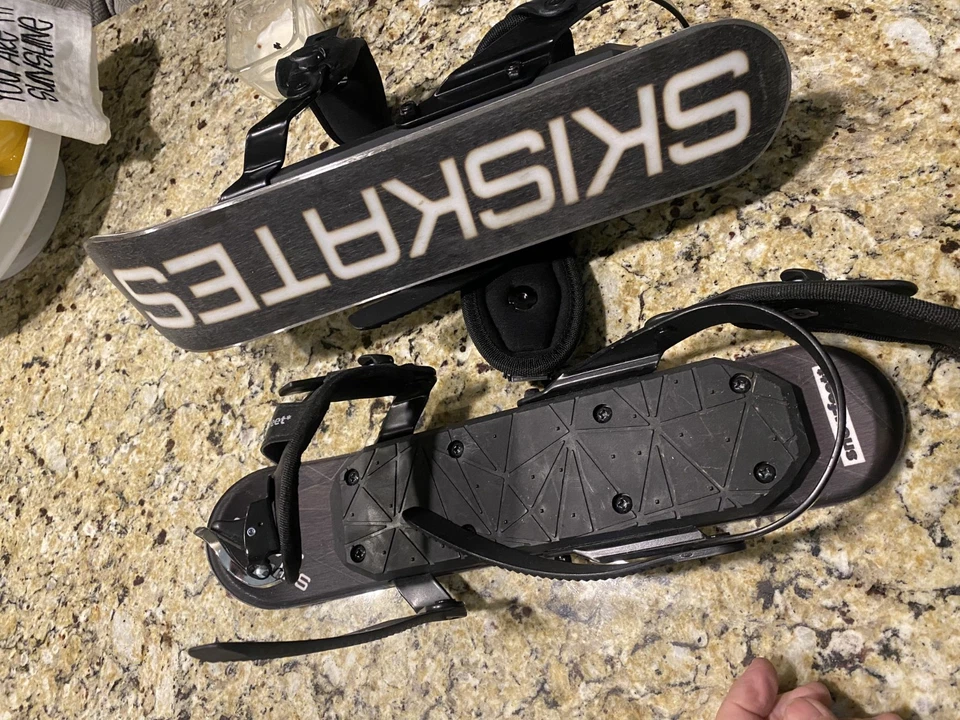 SNOWFEET* 44 CM SKIKATES | MINI ESQUÍS - Versión Bota Snowboard Foto 4 de 4
