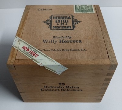 Herrera Esteli Empty Wooden Cigar Box Robusto Extra Dovetail Nicaragua