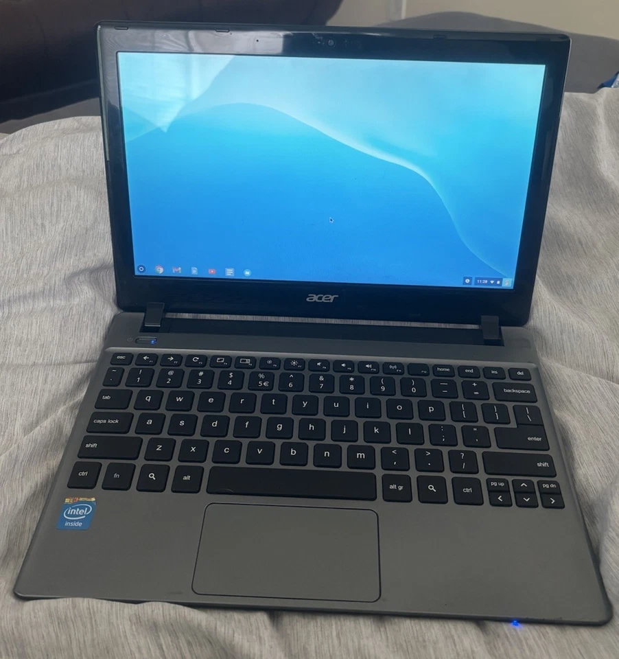Acer Chromebook C710 11.6 Screen 16 Gb Laptop,New Charger+Case Deal Item⭐️☄️ - Image 2 of 4