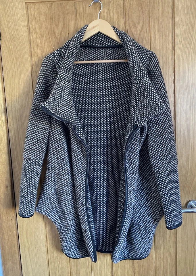 Italian Made Wool Blend Asymmetrical Zip Coat One Size Draped Shawl Collar Jacke - Image 4 of 4