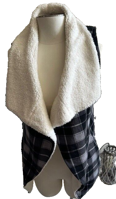 Matilda Jane Vest Womens M Black Gray Plaid Faux Fur Lined Open Front Pockets
