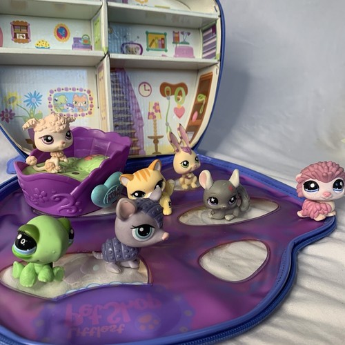 Littlest Pet Shop Hasbro Carrier, Bed & 7 Pets - Picture 5 of 10