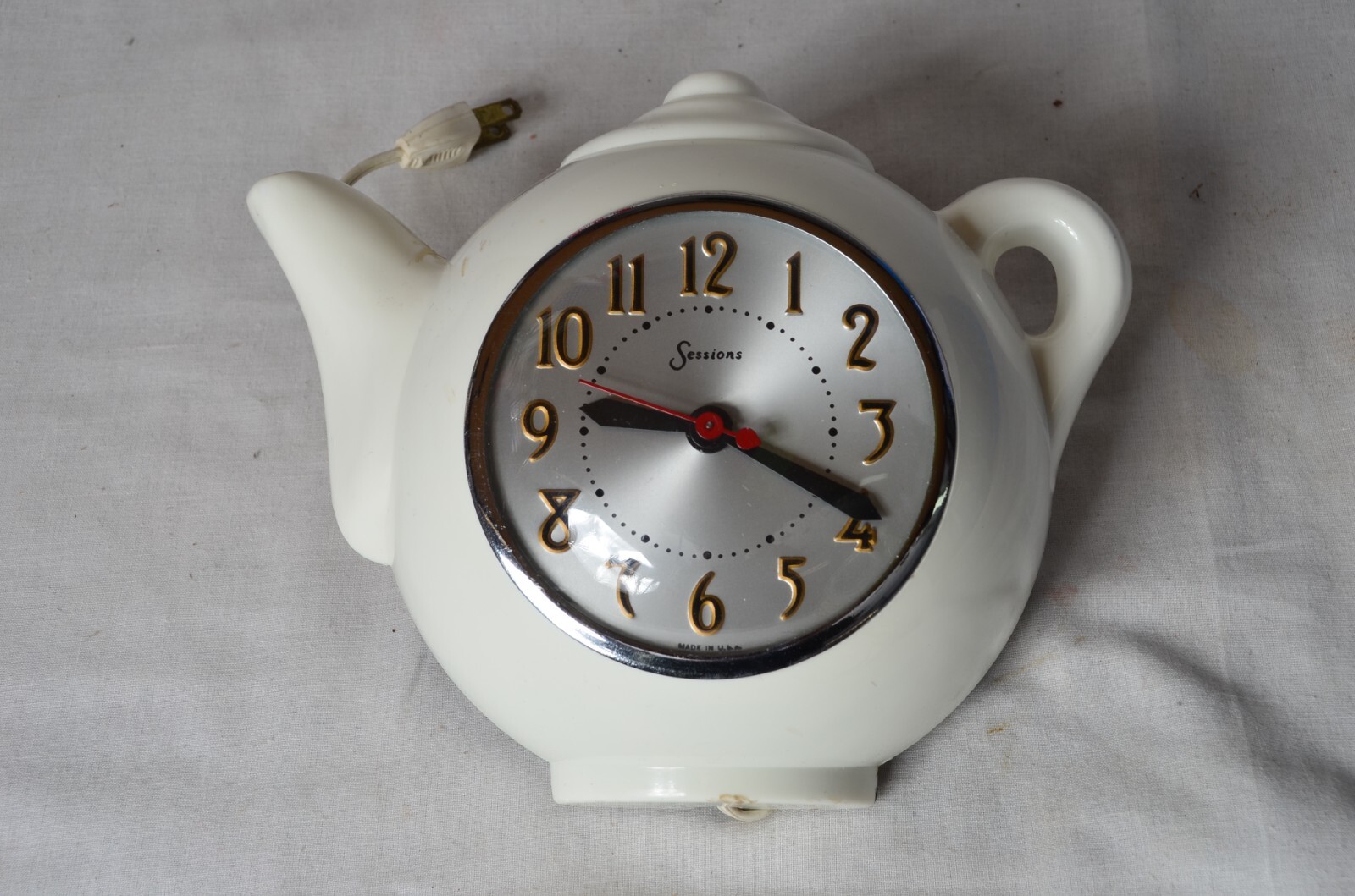 Vintage Sessions Teapot/Kettle Electric Wall Clock, Working! eBay
