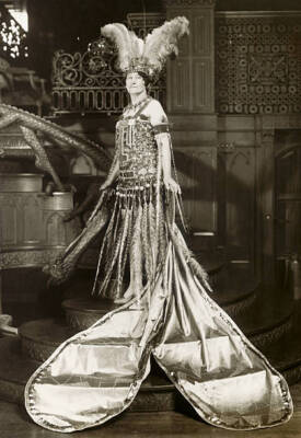 Mrs. Charles Leonard Ellinger Of 817 Union Avenue, New York City, At - Old Photo