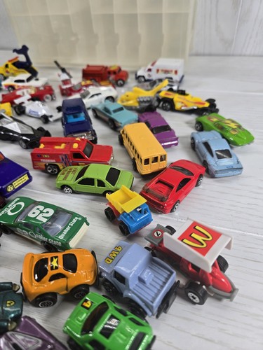 Lot 58 Vintage 1990's to 2000's Hot Wheels Cars with Clear Plastic 2 Sided Case - Picture 8 of 19