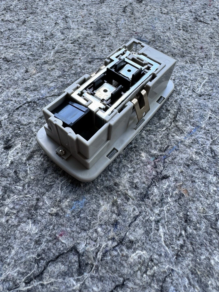 ❗️OEM❗️2014-2020 Nissan Rogue techo trasero interior domo luz lámpara Foto 3 de 4