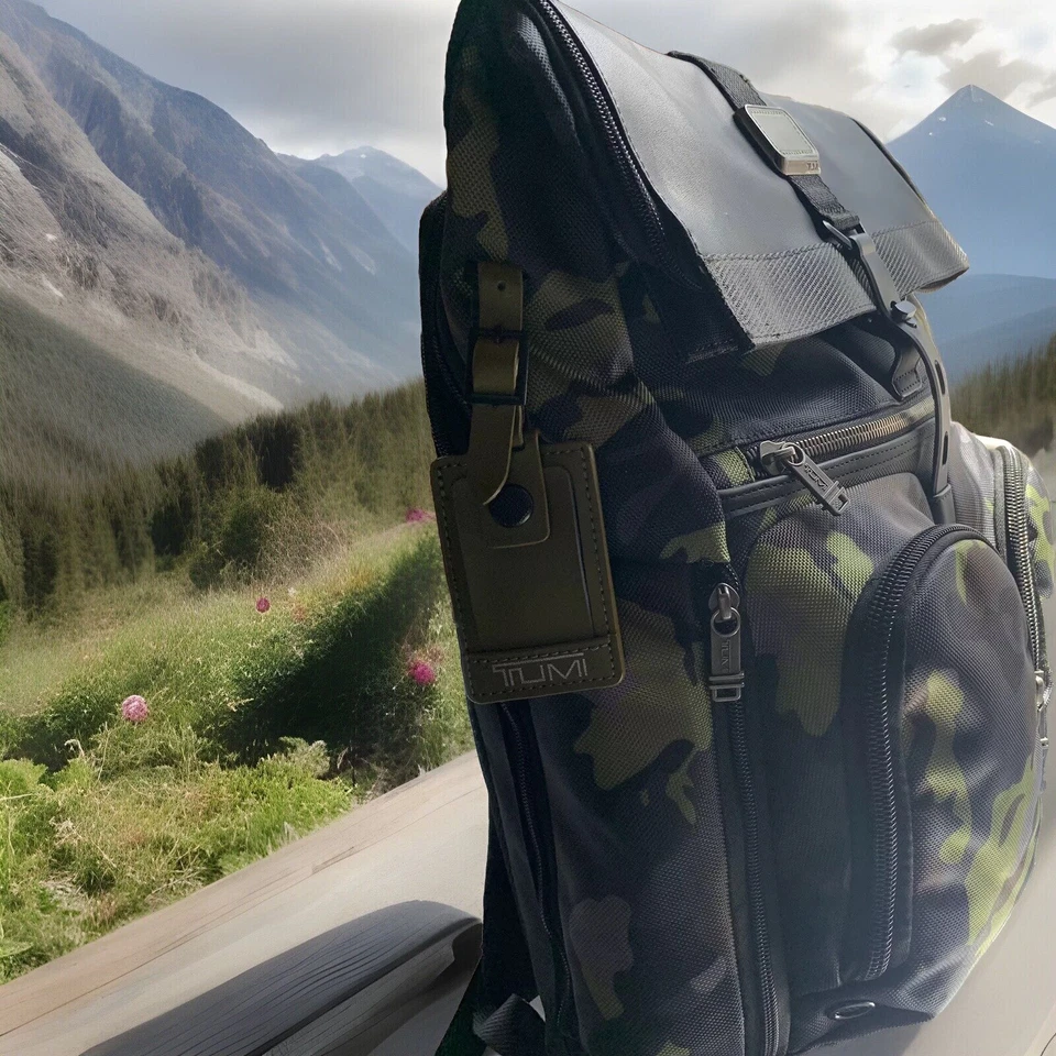 Mochila TUMI Edición Limitada Alpha Bravo London Roll Top Gris Verde Camuflaje Foto 2 de 4