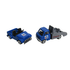 American Airlines Blue 1:64 Scale Diecast Luggage Truck And Car