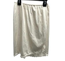 Warners Womens Medium Ivory Nylon Half Slip Skirt Style 55302