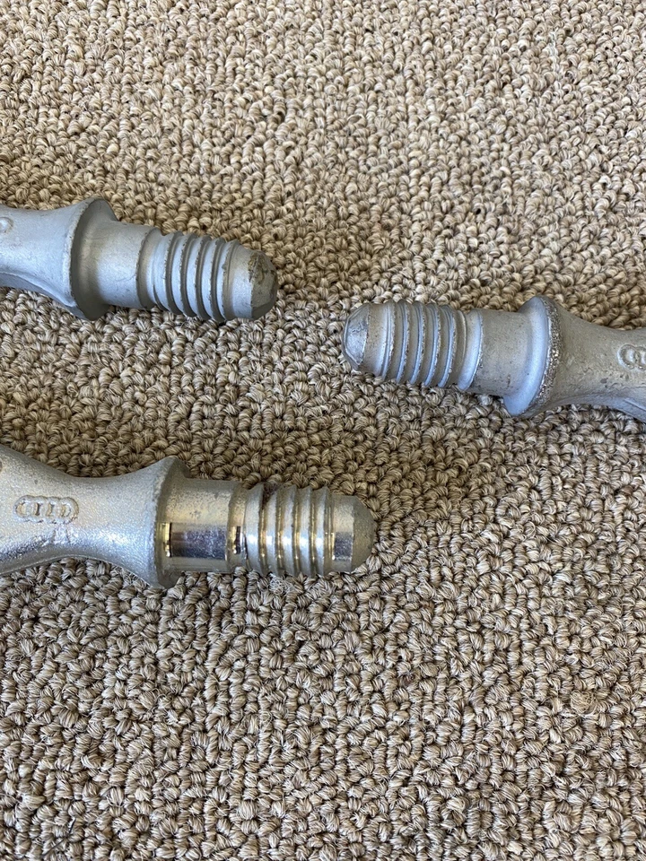 Ganchos de remolque de emergencia para Audi A6 Quattro 2005-2011 ojos de bisagra de remolque OEM 8E0805616B Foto 3 de 3