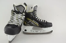 CCM Super Tacks ASV Pro Hockey Skates Intermediate Size 5.5 Regular (0404-8877)