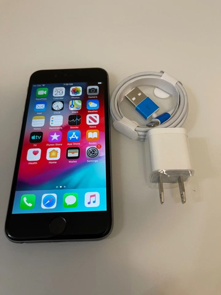 Apple iPhone SE - 16GB - Space Gray (Unlocked) A1723 (CDMA + GSM) (CA) - Image 3 of 4