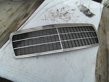 Kühlergrill 2108880023 Mercedes Benz E Klasse W110 Radiator Grille