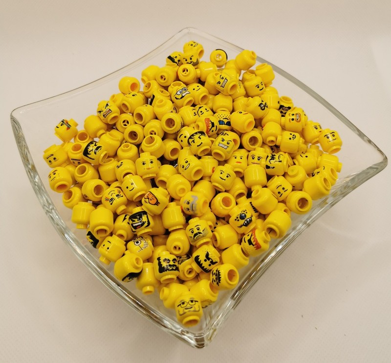 LEGO ® heads 20 pieces yellow mixed heads city ninjago star wars super heroes used