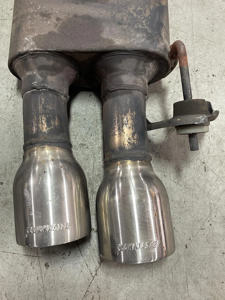 Silenciadores Ford Mustang GT 2015-23 Flowmaster con cuatro puntas 279 Foto 2 de 4