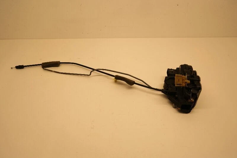 GMC ACADIA 2009-2017 actuador de bloqueo de puerta del conductor delantero izquierdo Foto 2 de 4