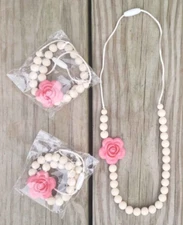 Baby Silicone Teething Necklace With Flower for Mom to Wear BPA Free 
