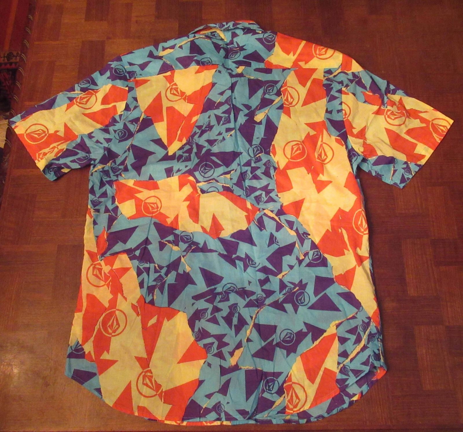 Volcom “Tornsky” model abstract button-front Hawa… - image 3