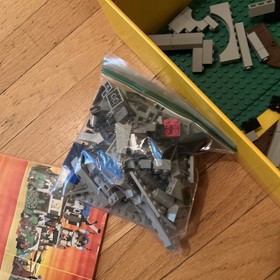 LEGO ( Incomplete Parts ) System 6090 Royal Knights Castle Classic Retired Set