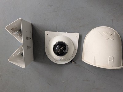 Mobotix D16 Dome-Kamera mit Wetterschutzgehäuse   voll funktionsfähig