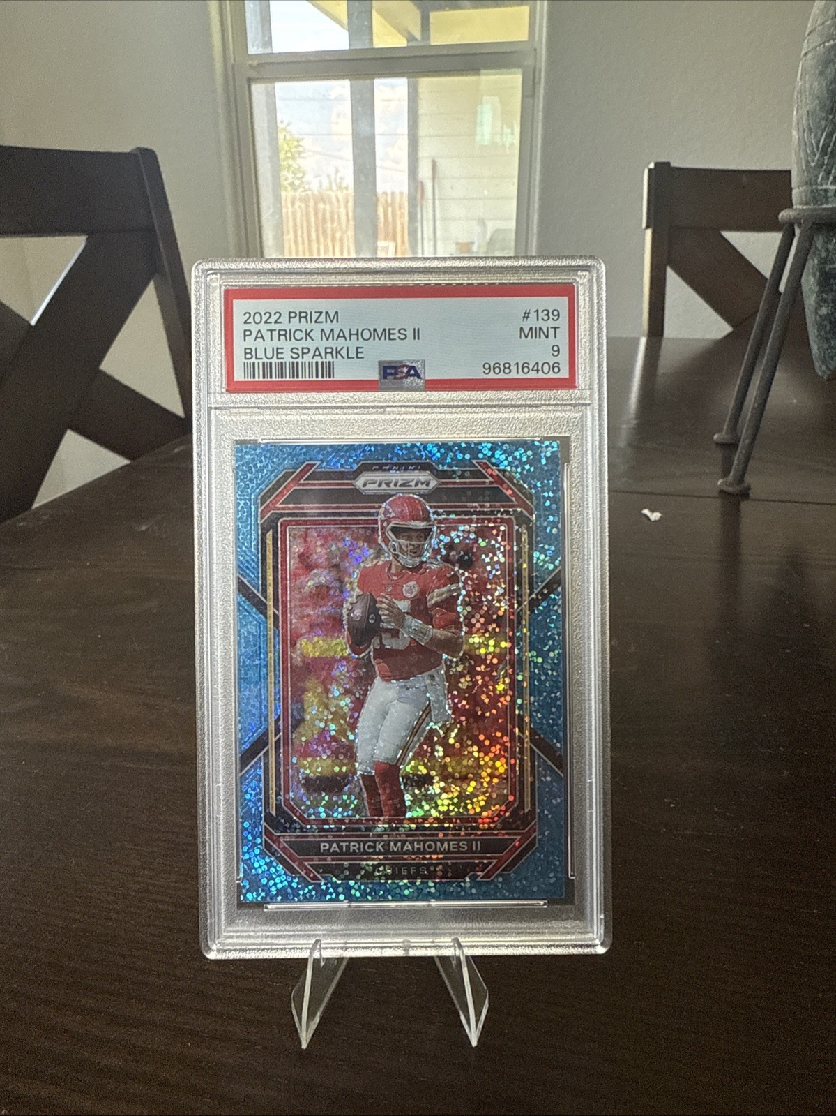 2022 Panini Prizm - Patrick Mahomes II #139 Blue Sparkle Prizm /96