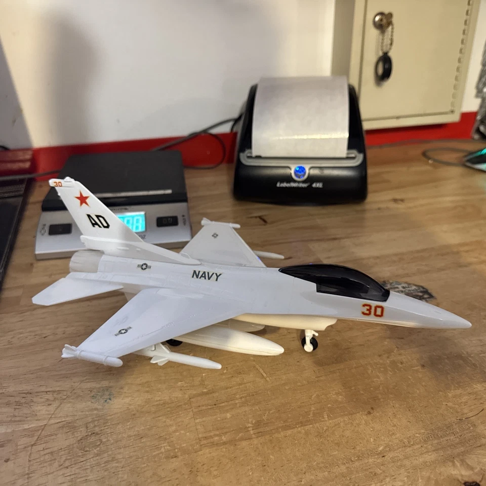 United States Navy F-16 Falcon Fighter Jet Vintage Spec Cast Collector 1995 WOW - Image 4 of 4