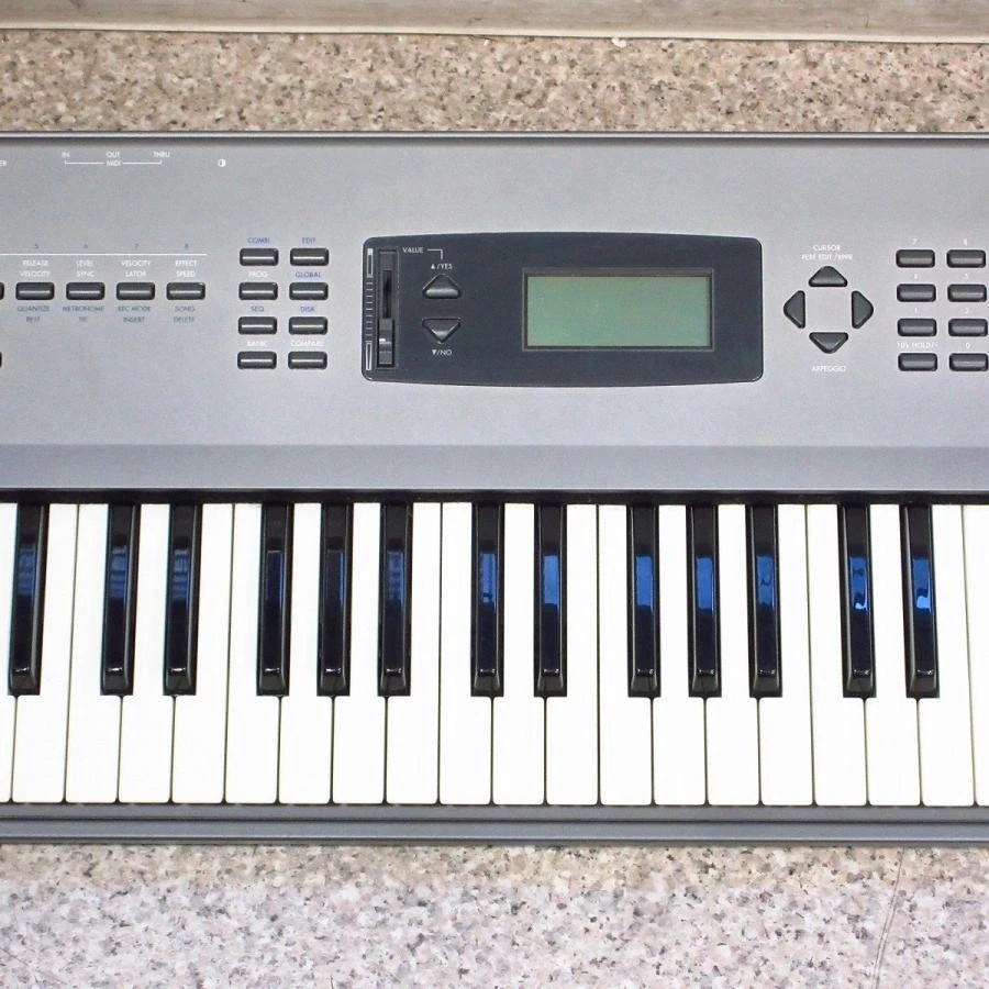 KORG N264 Keyboard Synthesizer 76-key PCM Synthesis Main Unit Used From Japan - Image 3 of 4