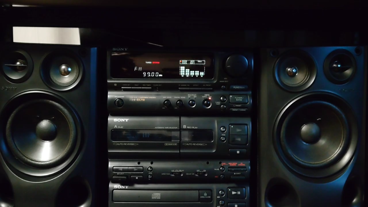 Sony Mini HiFi Component System FH-B711 with R.C. Voltage 220