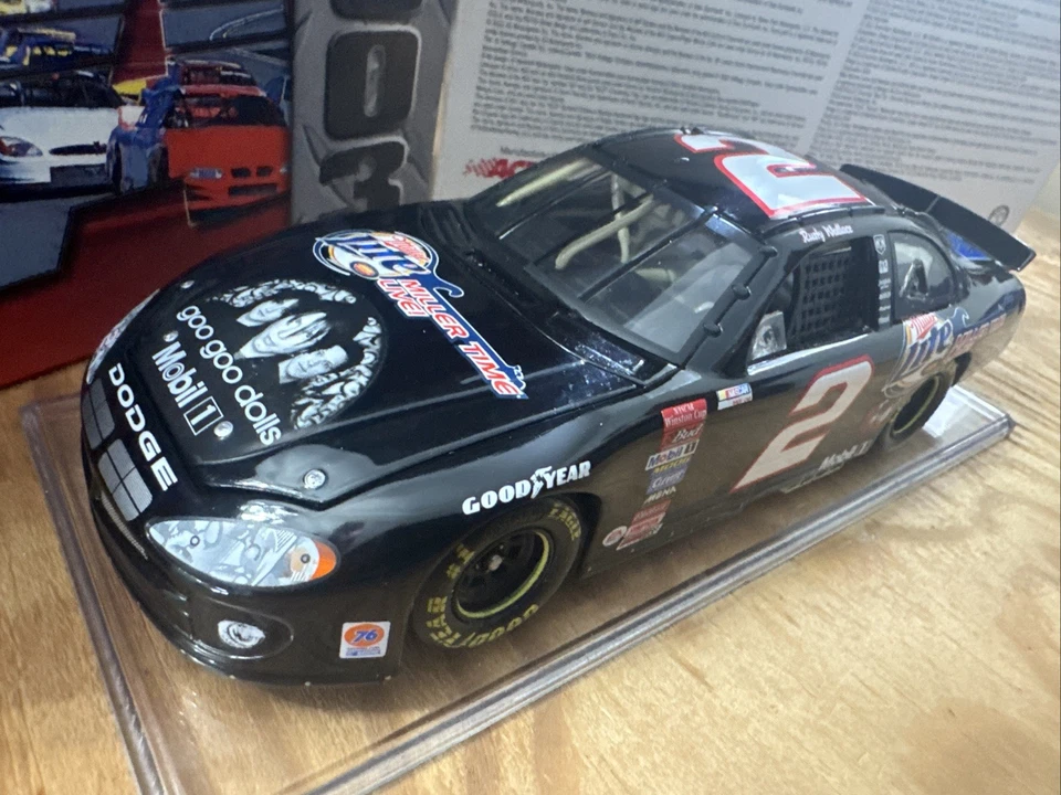 NASCAR 1:24 Rusty Wallace #2 Miller Lite 2003 600º FIRMADO AUTOGRAFIADO RARO Foto 2 de 4