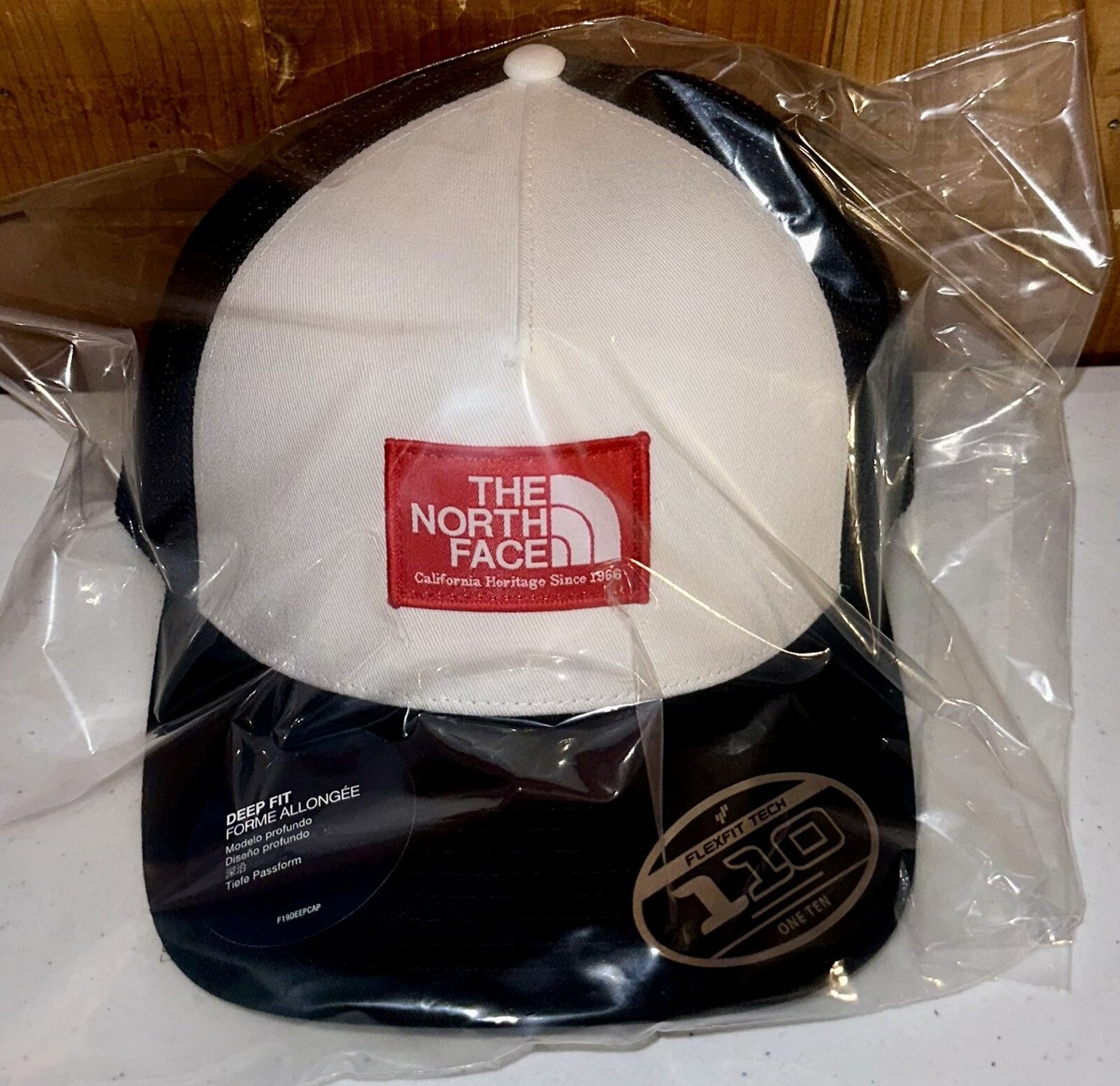 THE NORTH FACE Keep It Patched Trucker Hat TNF Black/Red THE NORTH FACE Keep It Patched Trucker Hat TNF Black/Red