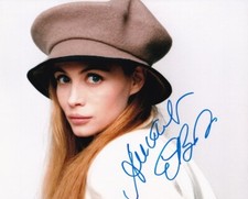 EMMANUELLE BEART signed Autogramm 20x25cm DOOR ON THE LEFT in Person autograph