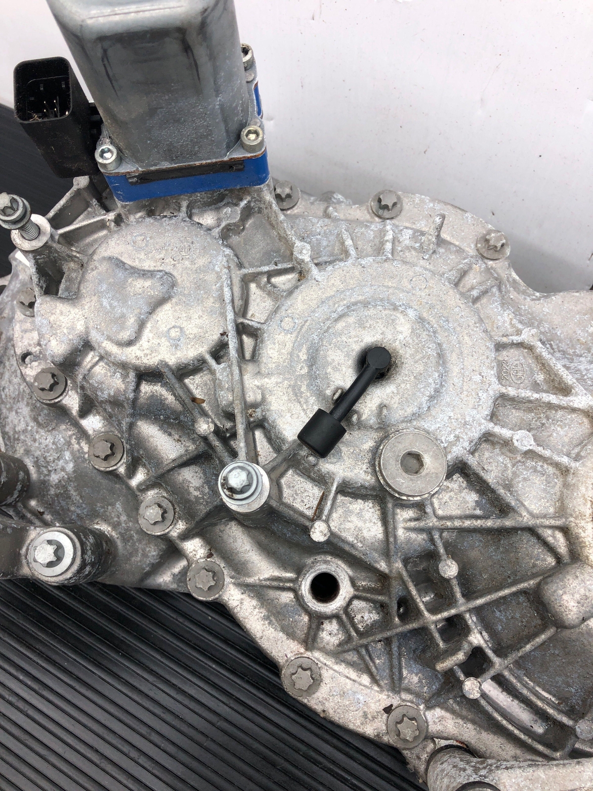 2014 - 2020 BMW I8 OEM 1.5L FRONT CARRIER DIFFERENTIAL *9K MILES* 86020910915515