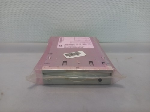 NOS Iomega Zip Z250ATAPI IDE 250 MB Internal Drive White New Old Stock NEW