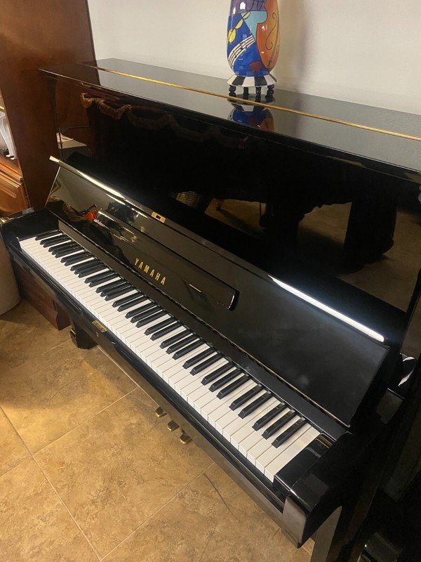 Yamaha U2- Premium Upright, Showroom Condition! 50''