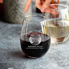 Custom Engraved Niagara Falls Wine Glass – 15 oz Stemless Glass