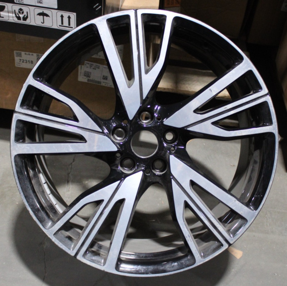BMW i8 2014-2020 Rear Right Wheel P/N 36116857573