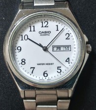 CASIO wristwatch working quartz old model