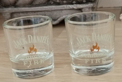 Jack Daniel's Whiskey Tennessee Fire Shot Glasses Gold Flame Set of 2