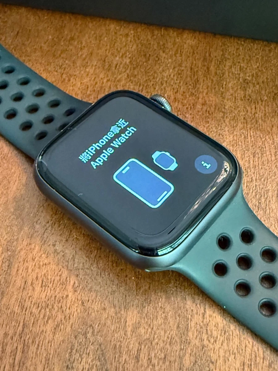 APPLE WATCH5 NIKE 44 スマートウォッチ Apple Watch Nike Series 5 - 44mm - Get up to $200 Off - AT&T