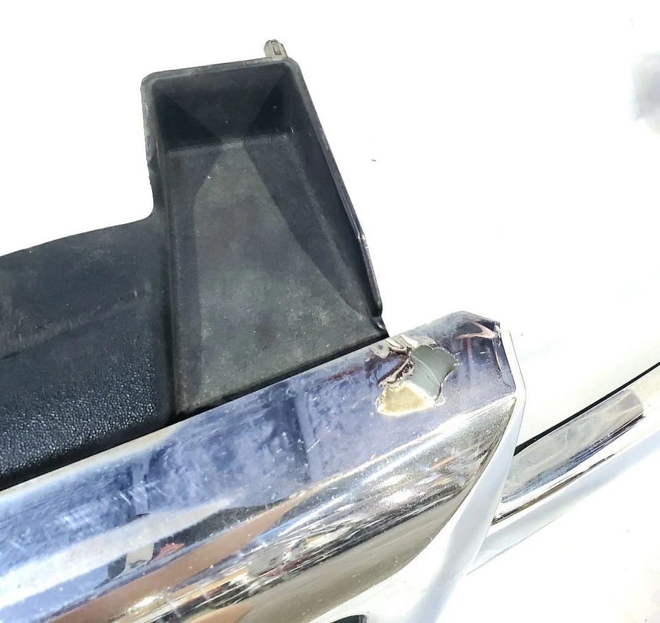 Parrilla delantera usada se adapta a: camioneta GMC Sierra 2500 2003 cromada grado C Foto 2 de 4