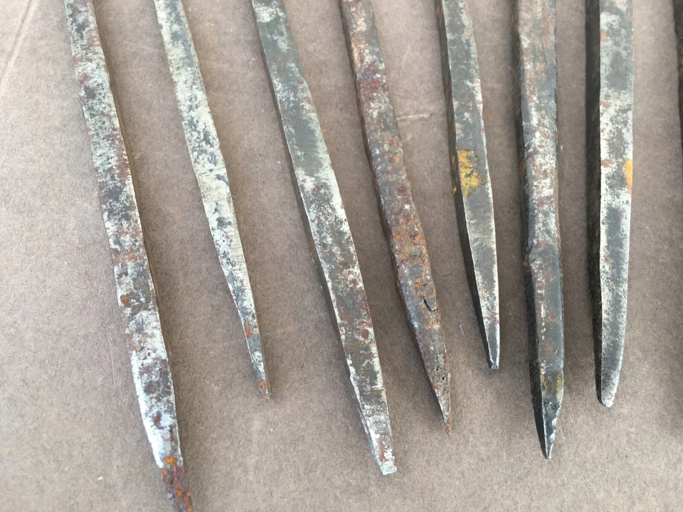 10 anciens grands clous forgés / Clous de charpente / Quincaillerie / Déco - Photo 4/4