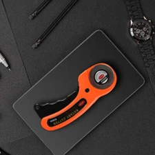 Rotary Cutter Blade Quilter Sewing Fabric Cutting Tool + 5 Replacement Blade