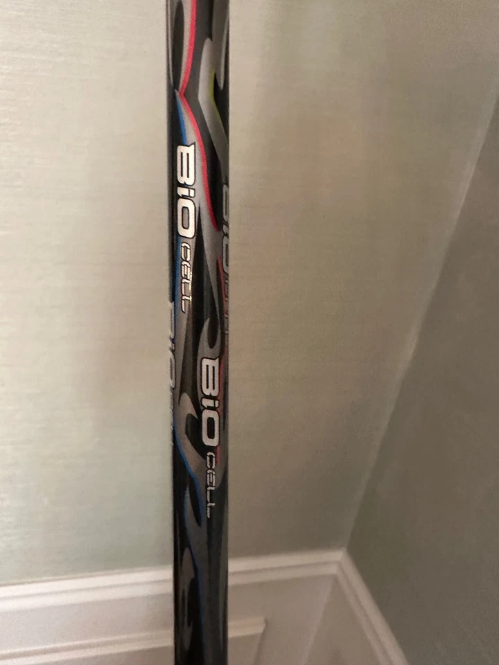 Club de rescate híbrido Cobra Bio Cell 22-25° con varilla de grafito - Buen estado Foto 4 de 4