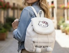 Hello Kitty Plüsch Rucksack Weiß – Niedlicher Freizeit- & Schulrucksack 