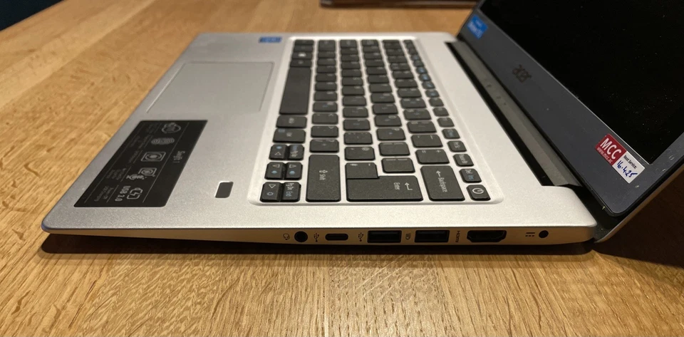 Acer Swift 1 SF113-31-P7Q4 13.3" Laptop N4200 1.10GHz 4GB RAM 128GB SSD - Image 3 of 4